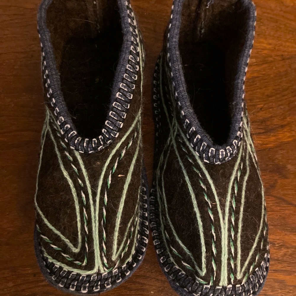 Handmade felt slippers NEW